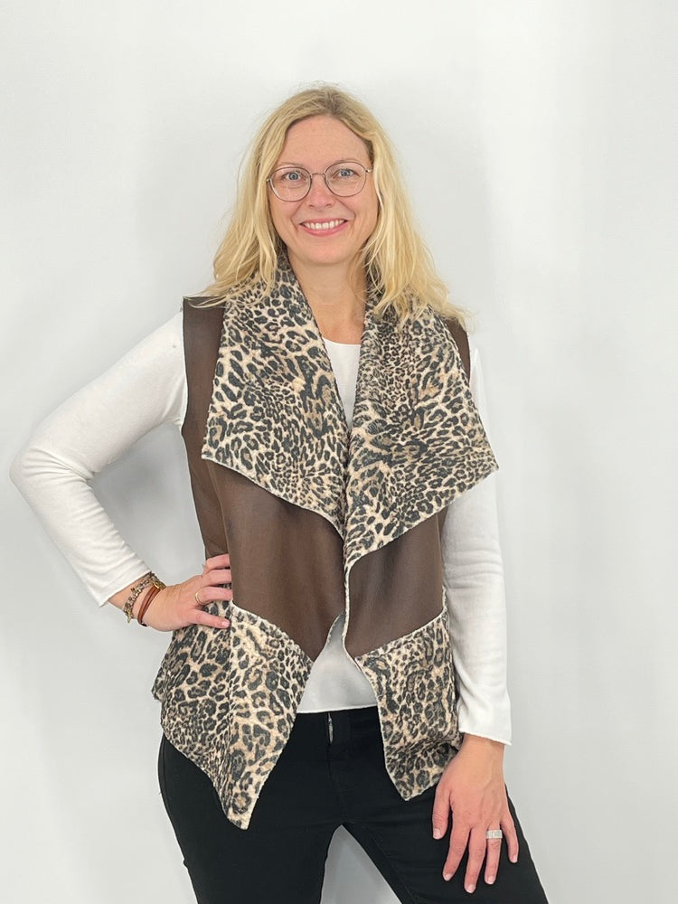 Weste mit Fellimitat und Leoprint, versch. Farben